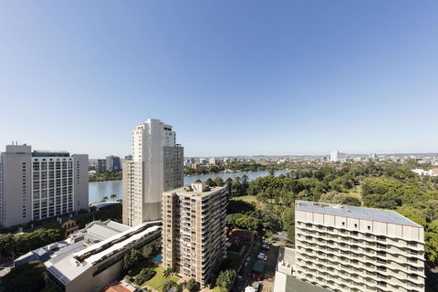 Oaks Brisbane On Margaret Suites - Redcliffe Tourism 1