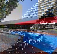 Royal On The Park - Redcliffe Tourism