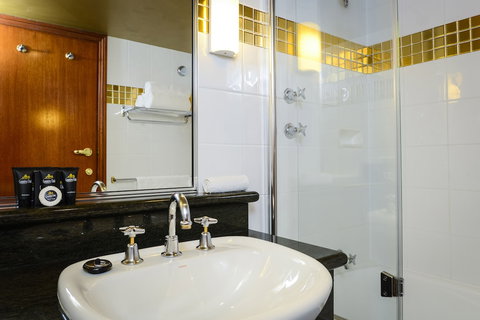 Country Club Tasmania - Redcliffe Tourism 5