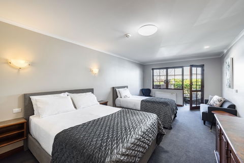 Adelaide Inn - Redcliffe Tourism 5