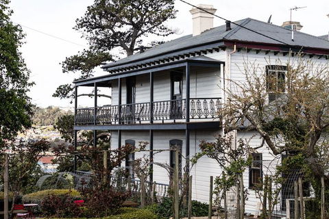 The Dragonfly Inn - Redcliffe Tourism 1