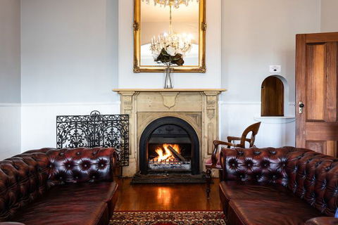 The Dragonfly Inn - Redcliffe Tourism 5