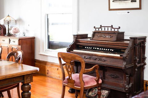 The Dragonfly Inn - Redcliffe Tourism 6