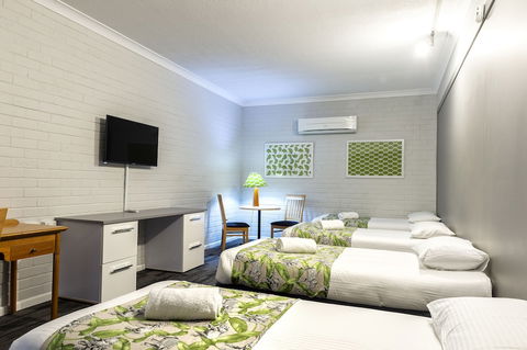 Country Motel Ipswich - Redcliffe Tourism 6