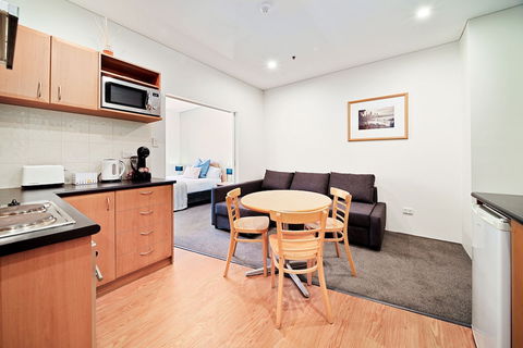 All Suites Perth - Redcliffe Tourism 1