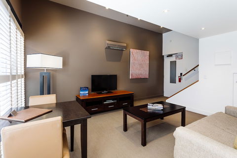 The Henry Jones Art Hotel - Redcliffe Tourism 6