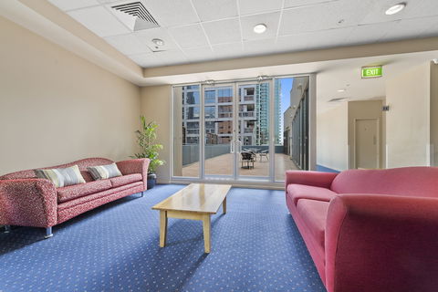 YEHS Hotel Melbourne CBD - Redcliffe Tourism 1