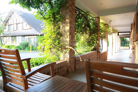 Grand Mercure The Hills Lodge - Redcliffe Tourism 4