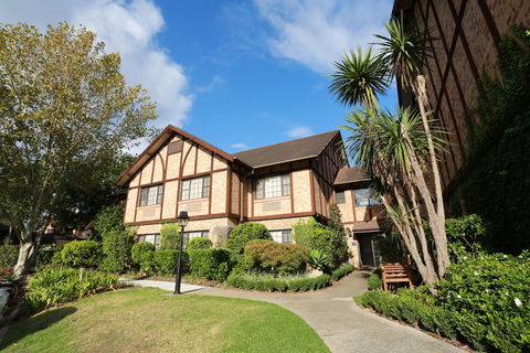 Grand Mercure The Hills Lodge - Redcliffe Tourism 0