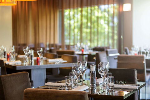 Novotel Canberra - Redcliffe Tourism 2