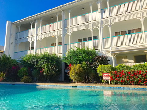 City Terraces Cairns - Redcliffe Tourism 4