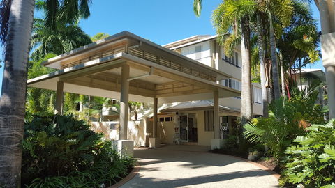 Cayman Villas - Redcliffe Tourism 1