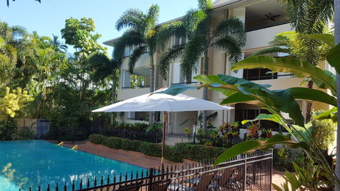Cayman Villas - Redcliffe Tourism 4