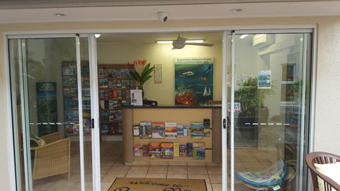 Cayman Villas - Redcliffe Tourism 0