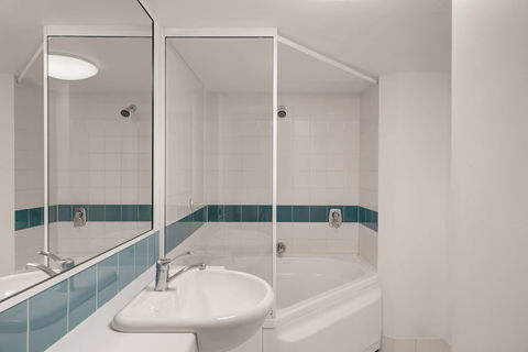 Adina Serviced Apartments Canberra James Court - Redcliffe Tourism 5