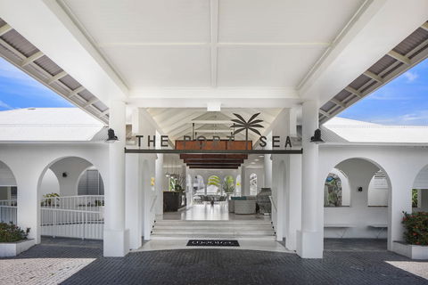 Mantra PortSea - Redcliffe Tourism 0