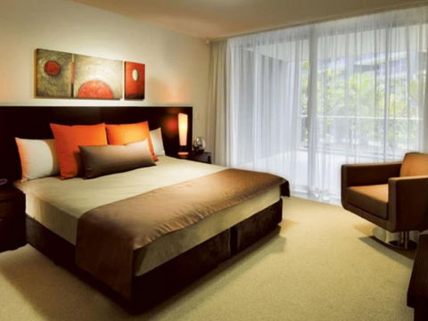 Azzura Greens Resort - Redcliffe Tourism 4