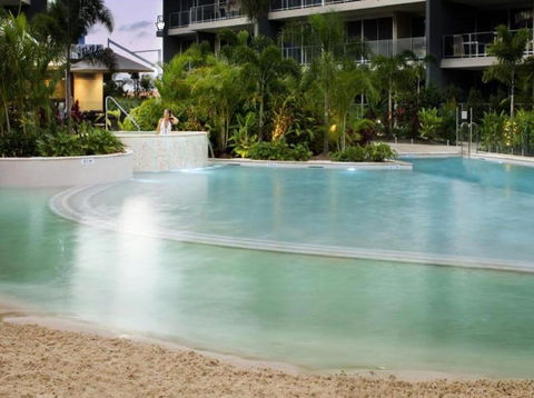 Azzura Greens Resort - Redcliffe Tourism 2