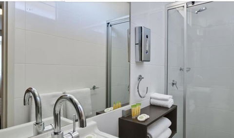 Ibis Styles Canberra Tall Trees - Redcliffe Tourism 3