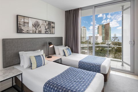 Wyndham Surfers Paradise - Redcliffe Tourism 4