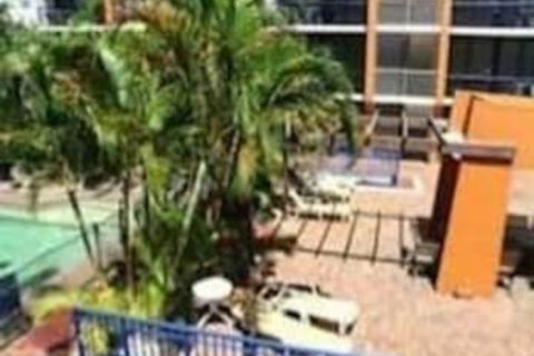 Club Surfers - Redcliffe Tourism 0