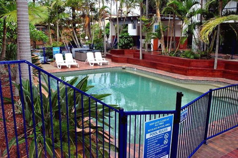 Club Surfers - Redcliffe Tourism 3
