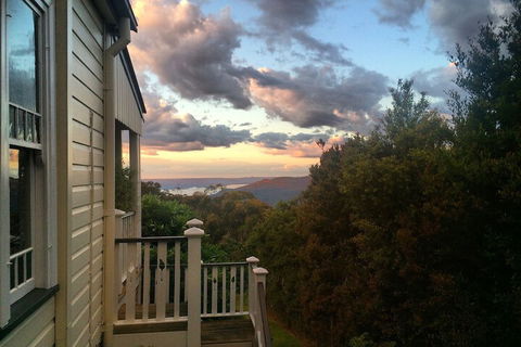 Moments Mountain Retreat - Redcliffe Tourism 5