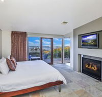 Hearns Beachside Villa 4 - Redcliffe Tourism