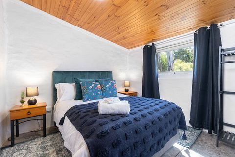Reillys Wines Heritage Cottages - Redcliffe Tourism 5