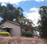 Riesling Country Cottages - Redcliffe Tourism