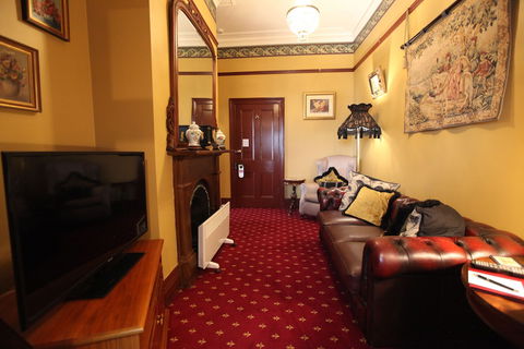 The Grand On Macfie - Redcliffe Tourism 2