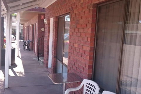 Morphettville Motor Inn - Redcliffe Tourism 1