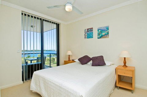 Aqualine Apartments - Redcliffe Tourism 4