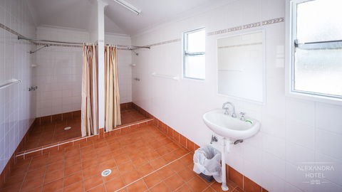 Alexandra Hotel - Redcliffe Tourism 2