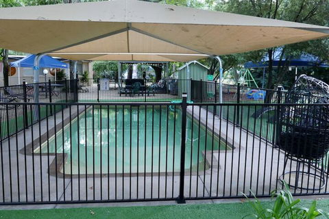 Adina Lodge Holiday Units - Redcliffe Tourism 1