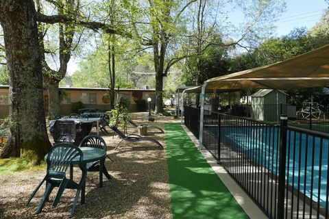 Adina Lodge Holiday Units - Redcliffe Tourism 3