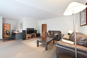 Accommodate Canberra - The Avenue - Redcliffe Tourism 3