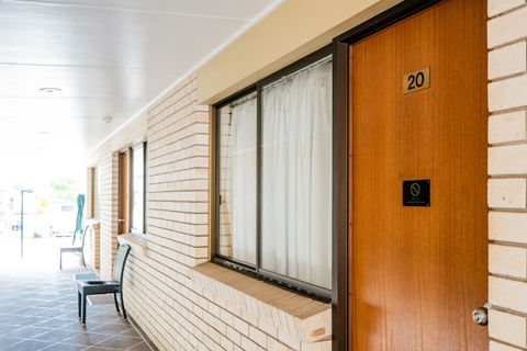 Capella Hotel Motel - Redcliffe Tourism 0