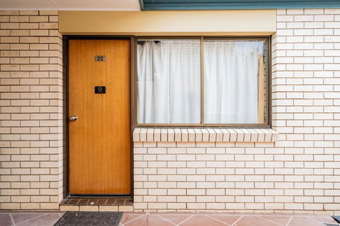 Capella Hotel Motel - Redcliffe Tourism 2