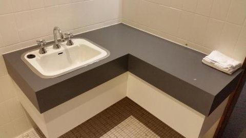 Fish Creek Hotel - Redcliffe Tourism 4