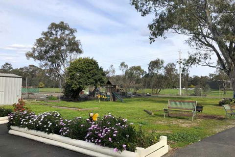 Wattle Motel - Redcliffe Tourism 7