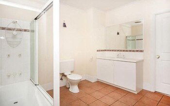 Cairns City Garden Apartment - Redcliffe Tourism 6