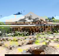 Cockburn House - Redcliffe Tourism
