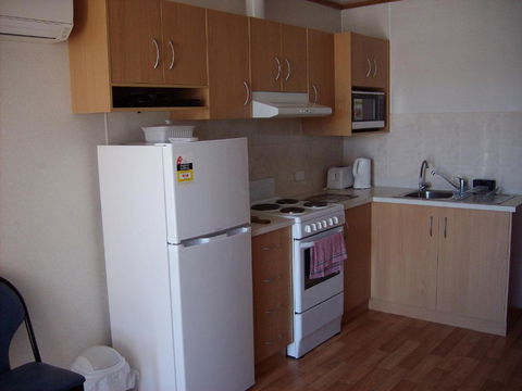 Jackos Holiday Cabins - Redcliffe Tourism 2