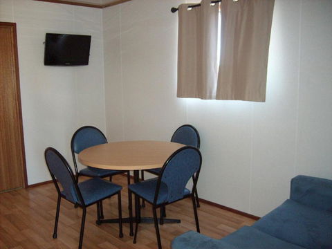 Jackos Holiday Cabins - Redcliffe Tourism 1