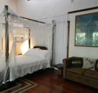Oskars Rainforest Retreat - Redcliffe Tourism