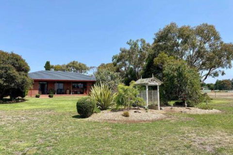 Jacaranda Wey B & B - Redcliffe Tourism 6