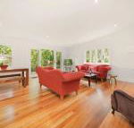 Poets Cottage Fireplace Close to Treks - Redcliffe Tourism