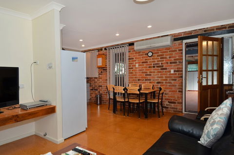 Albany Beachside Accommodation - Redcliffe Tourism 6