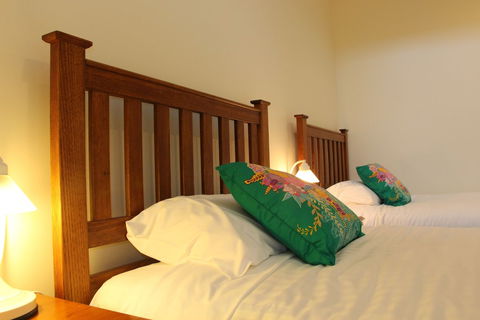Albany Beachside Accommodation - Redcliffe Tourism 0